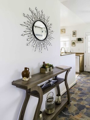 House | 2 bedrooms - Stargazing Retreat Hot Tub BBQ Fire Pit Games (Joshua Tree)