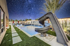 Room - Constellation- New Constellation Hugepool Spa Gamerm Slide Luxury (Indio)