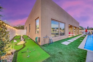 House | 6 bedrooms, Internet - Constellation- New Constellation Hugepool Spa Gamerm Slide Luxury (Indio)