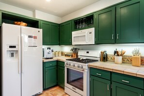 House | 5 bedrooms, Internet