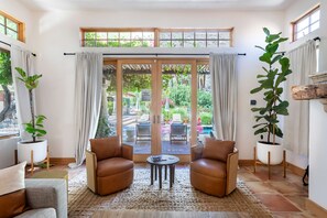 House | 5 bedrooms, Internet - LUX - Historic Tennis Club Enclave - King Beds (Palm Springs)