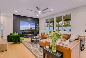 Villa | 7 bedrooms, Internet - Forever Young Crocslide Pickleball 7BD Game Rm (Indio)