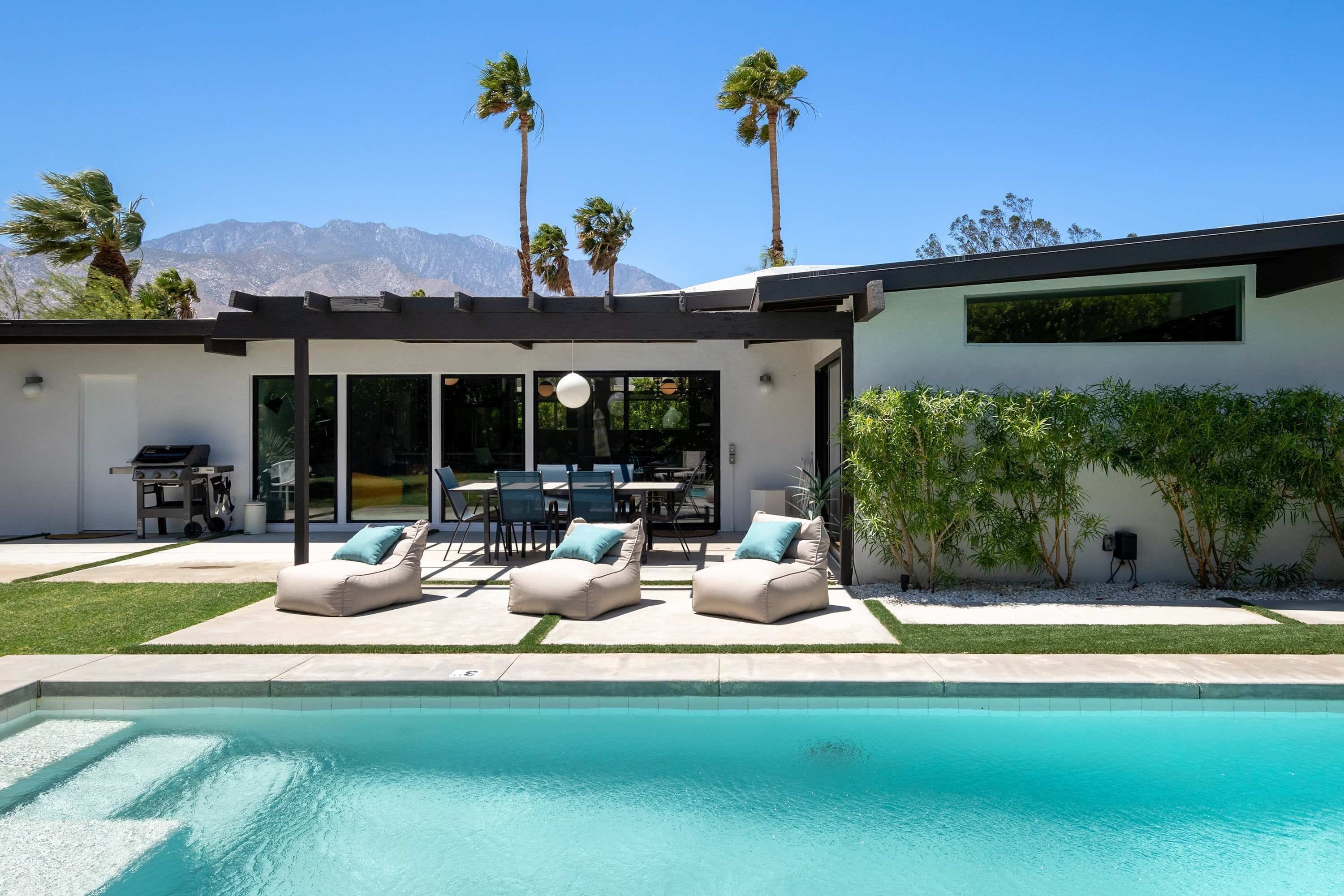 House | 4 bedrooms, desk, Internet