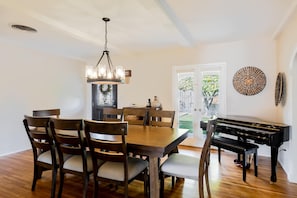 House | 4 bedrooms, Internet - Movie Colony Oasis - Peaceful Walk to Downtown (Palm Springs)