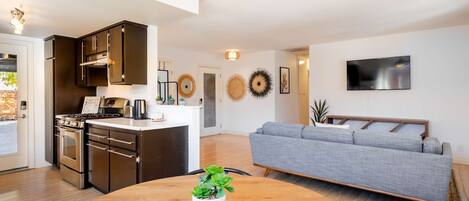 3 عدّة غرف نوم وخدمة الإنترنت