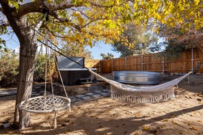 Garden - Near JT Oasis Hot Tub Cowboy Tub Games (Joshua Tree)
