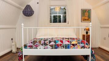 1 bedroom, travel cot, WiFi