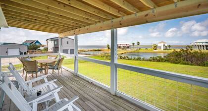 Blue Lagoon - Super cute, water/bay view, close to beach and bay!