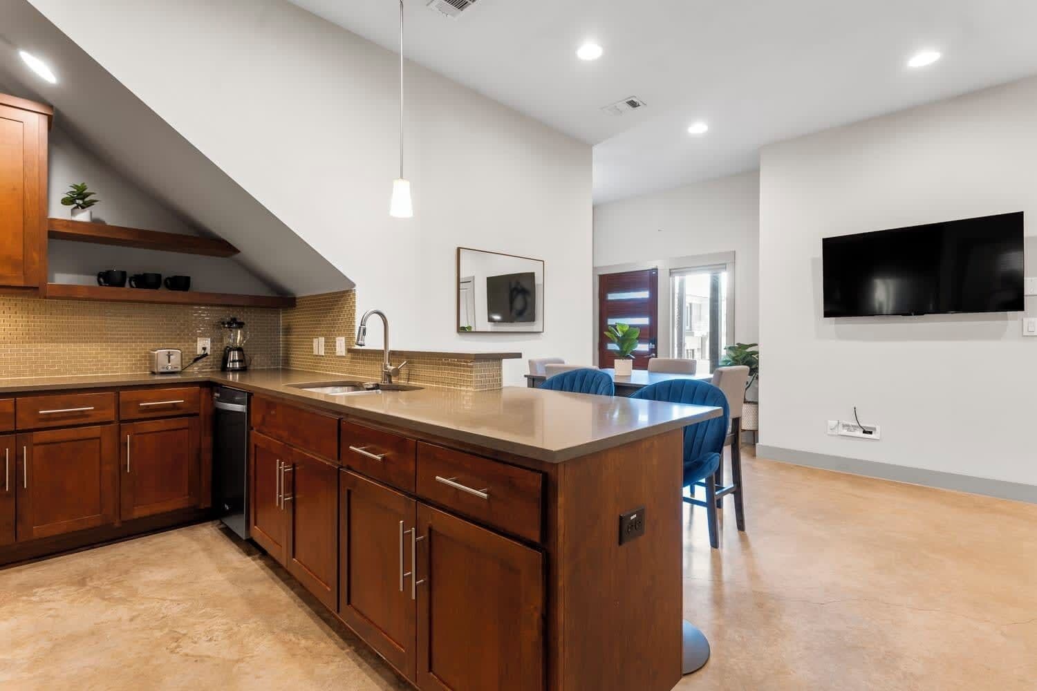 Deluxe House, 3 Bedrooms, Non Smoking | Private kitchen | Coffee/tea maker, electric kettle