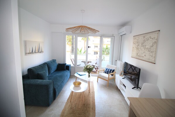 Smart TV - Apartment in the heart of the historic city (Hyères)