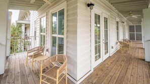 Terrace/patio - Landing | Stunning 2BD, Yoga Studio, Gym (Charleston)