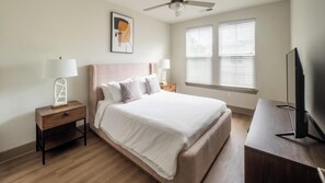 2 bedrooms, desk, iron/ironing board, WiFi