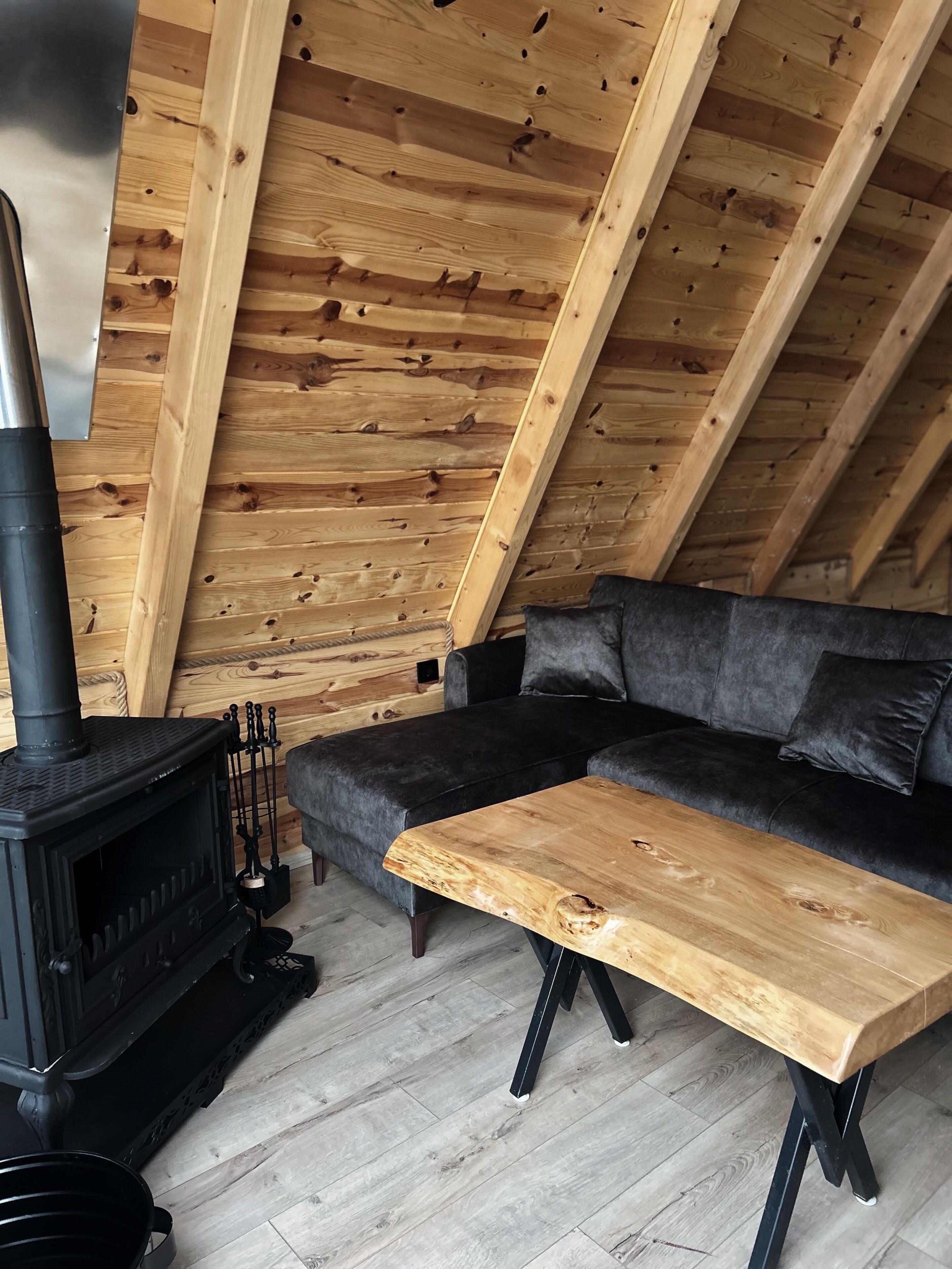 Basic Bungalow, Mountain View | Free WiFi