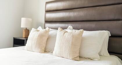 Landing | Stunning 2BD, Pool, Gym