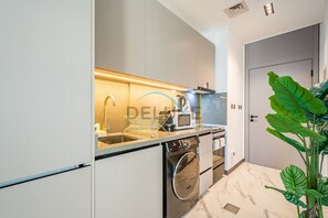 Kühlschrank, Mikrowelle, Ofen, Toaster