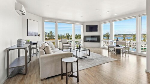 Landing | Amazing 2BD, Courtyard, Clubhouse