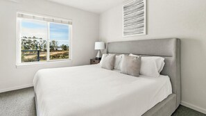 2 Schlafzimmer, Schreibtisch, Bügeleisen/Bügelbrett, WLAN