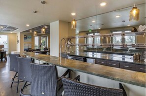 Bar (in der Unterkunft)