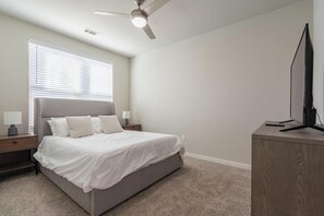 1 chambre, bureau, fer et planche à repasser, Wi-Fi