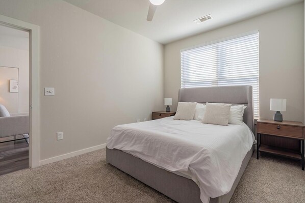 1 chambre, bureau, fer et planche à repasser, Wi-Fi