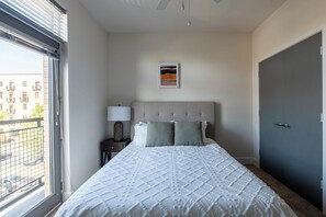 1 chambre, bureau, fer et planche à repasser, Wi-Fi