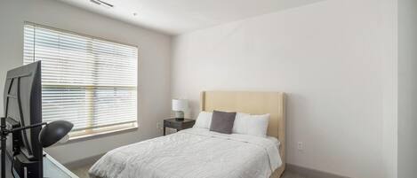 1 غرفة نوم ومكتب ومكواة/لوح كي وخدمة الإنترنت