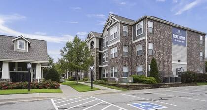 Landing at Scissortail Crossing - 1 Bedroom in Broken Arrow
