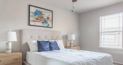Landing | Chic 1BD, Courtyard, Gym