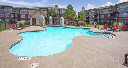 Landing at The Reserve at Elm - 2 Bedrooms in Jenks
