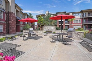 Outdoor dining - Landing | Incredible 2BD, Clubhouse, Pool (Jenks)
