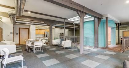 Landing at Perry Street Lofts - 1 Bedroom in Pe...