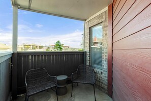 Property grounds - Landing | Spectacular 1BD, Pool, Tennis Court (Grand Prairie)