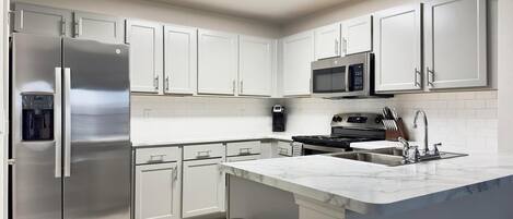 Refrigerador y comedor