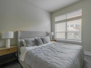 1 chambre, bureau, fer et planche à repasser, Wi-Fi