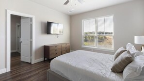 3 bedrooms, desk, iron/ironing board, WiFi - Landing | Amazing 3BD in Weatherford (Weatherford)