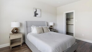 3 bedrooms, desk, iron/ironing board, WiFi