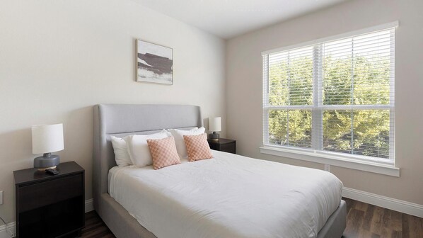 3 bedrooms, desk, iron/ironing board, WiFi