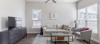 Landing | Stylish 3BD in Weatherford