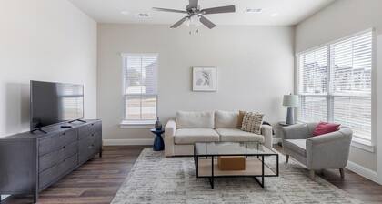 Landing | Beautiful 3BD in Weatherford