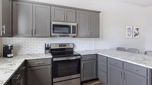 Kühlschrank, Esstisch