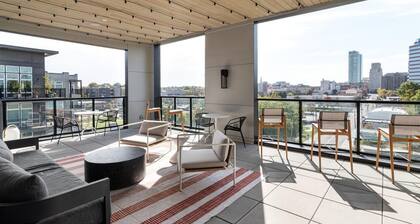Landing at Foster on the Park - 1 Bedroom in Do...