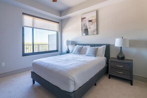 2 bedrooms, desk, iron/ironing board, WiFi