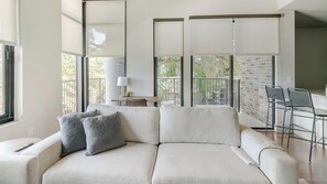 Smart TV - Landing | Stylish 2BD, Tennis Court, Gym (Houston)