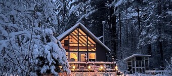 Zen Retreat Cabin - Wetland Views + Forest Paths - Near Lakes & Mountains