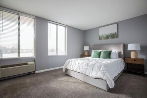 Desk, iron/ironing board, WiFi, bed sheets - Landing | Incredible Studio, Gym, Game Room (Fort Wayne)