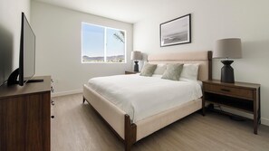 2 bedrooms, desk, iron/ironing board, WiFi