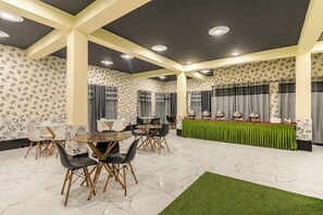 Banquet hall - Treebo Una Regency - Near AIIMS Patna (Patna)