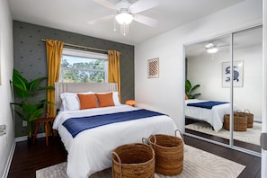 4 bedrooms, desk, iron/ironing board, travel cot - Near UF - Cozy Stay - Kitchen - Washer/Dryer (Gainesville)