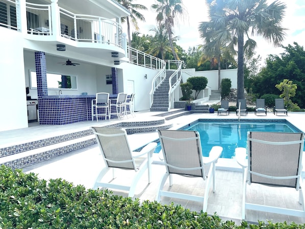 Piscine extérieure, piscine chauffée