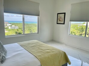 6 bedrooms, desk, iron/ironing board, free WiFi - Luxury 6-bedroom villa in amazing view 6 min walking to the beach. (Providenciales)